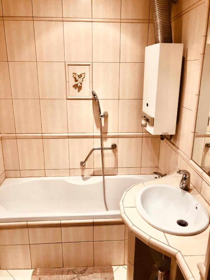 Wynajemzklasa Vandrarhem Krasków Exteriör bild